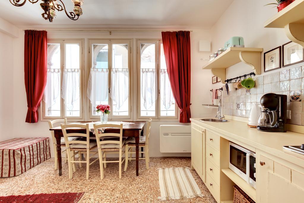 Ca' Badoer Frari Apartment Venice Exterior photo