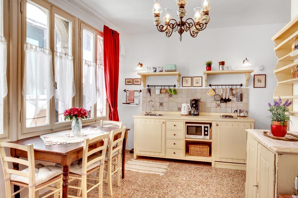 Ca' Badoer Frari Apartment Venice Exterior photo